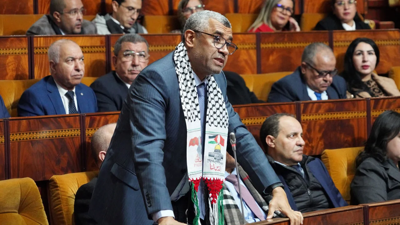 بووانو: الحكومة تخرق الدستور وتفتقر للرؤية في معالجة القضايا الاجتماعية